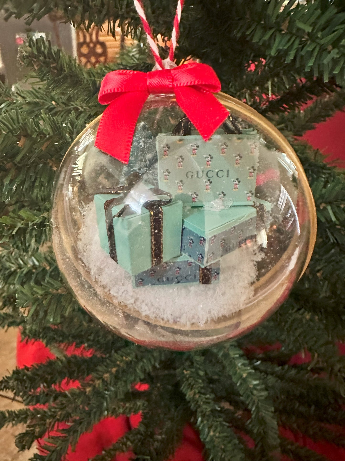 Gucc Ornament